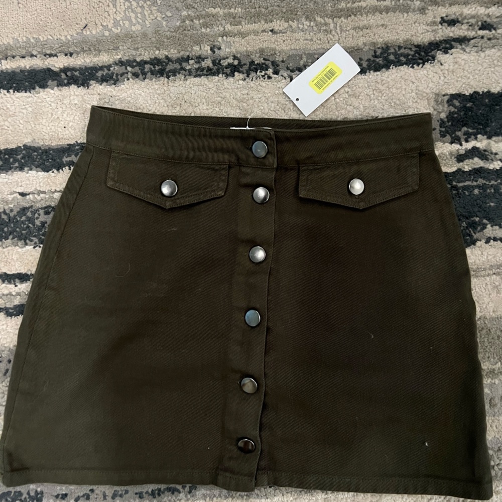 Dark green skirt!-NWT